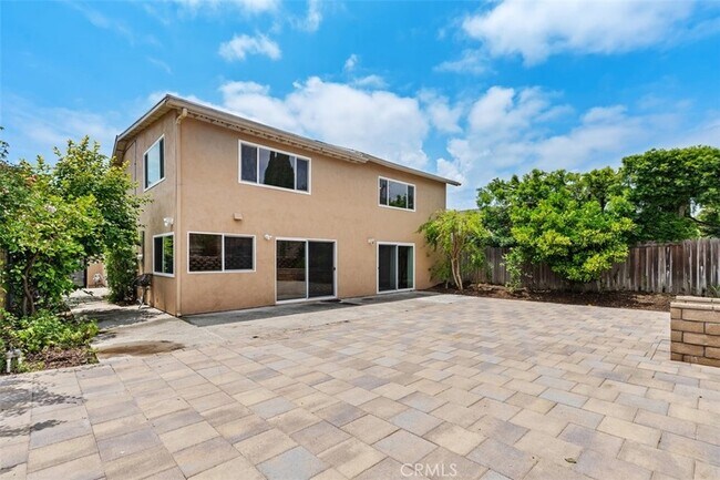 Building Photo - 26451 Vía Juanita