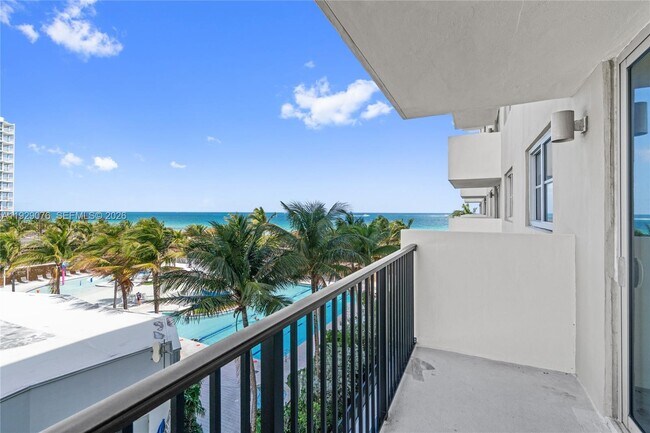 Building Photo - 9273 Collins Ave