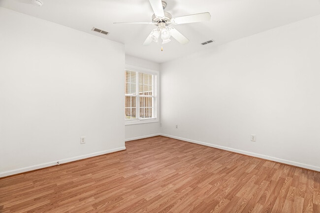 Building Photo - 2221 Mountain Mist Ct