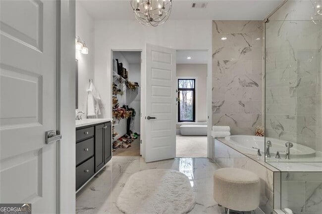 Building Photo - 1107 Briar Cove Cir