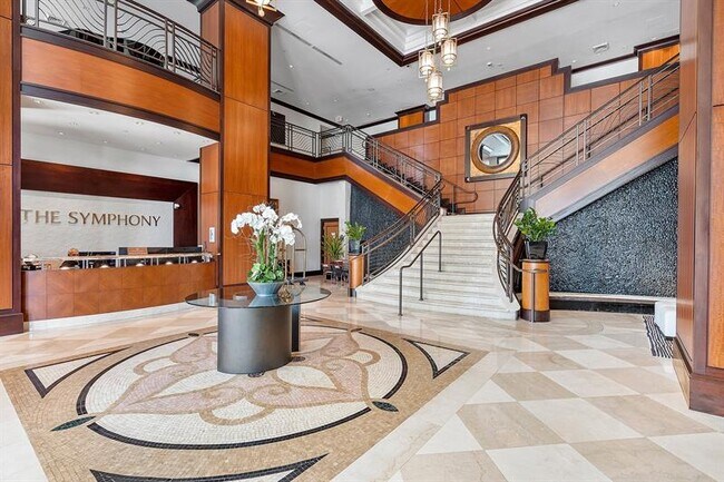Building Photo - 610 W Las Olas Blvd