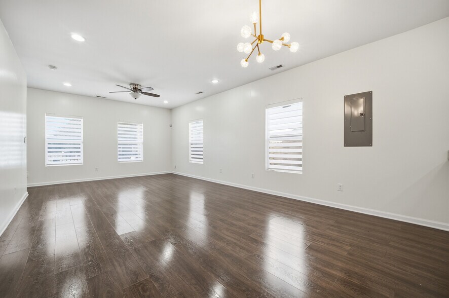 Building Photo - 16 Bagley St