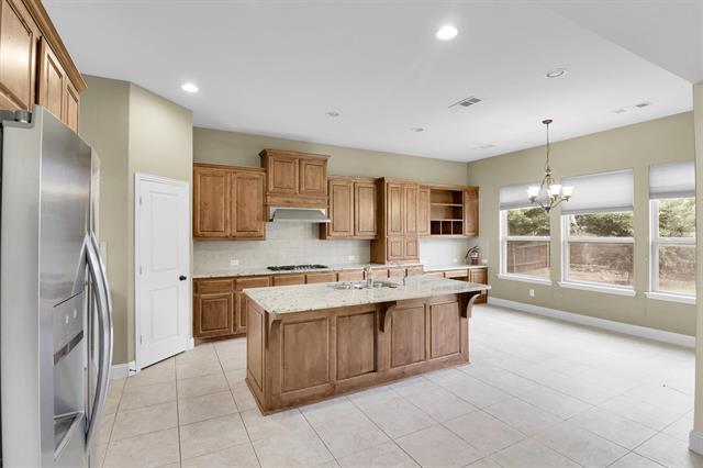 Building Photo - 13865 Pomegranate Dr