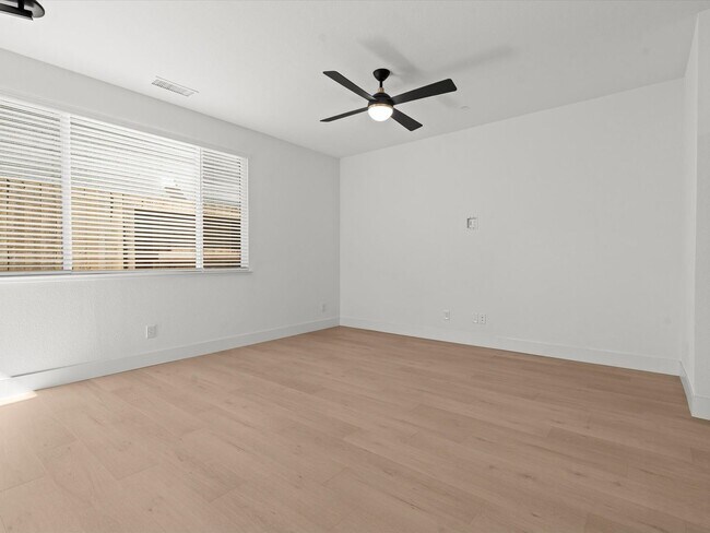 Building Photo - Desirable South Reno neighborhood of the Courtyards at Arrowcreek.