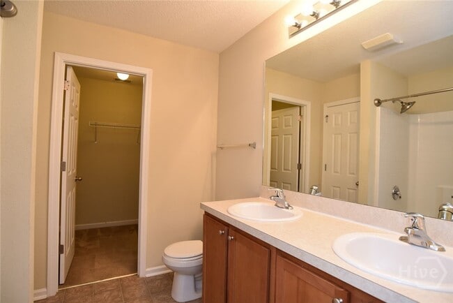 Building Photo - 5 Canyon Oak Loop
