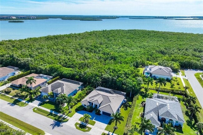 Building Photo - 1871 Dogwood Dr