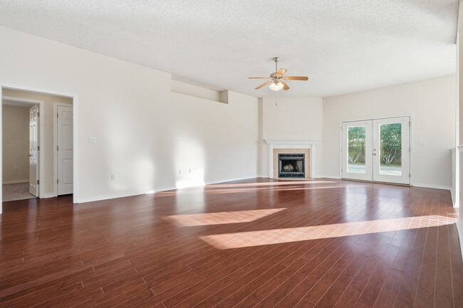 Building Photo - 4227 Shadow Ln