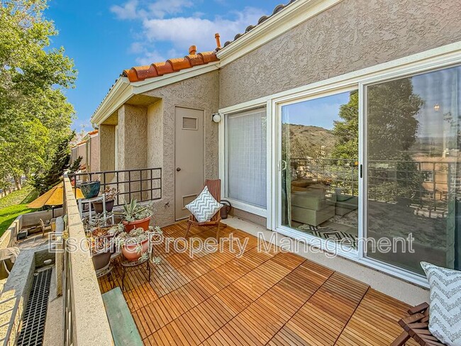 Building Photo - 5965 Paseo Encantada