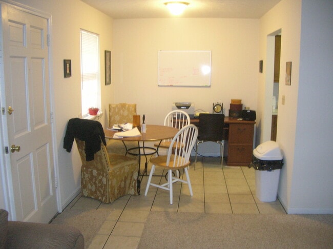 Building Photo - 2207 Alta Ave