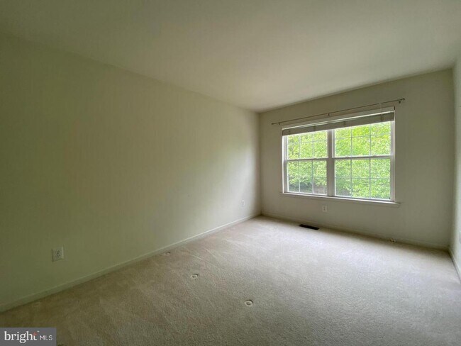 Building Photo - 173 Mountain View Dr