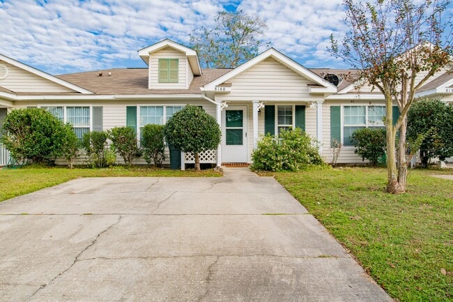 Building Photo - Welcoming & Bright 2 Bed/1 Bath Patiohome ...