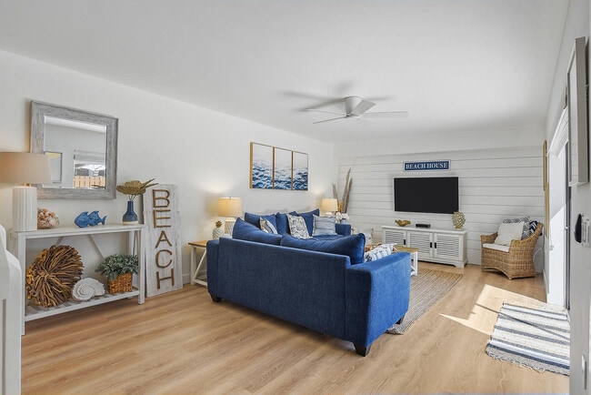 Building Photo - 3236 32nd Ct