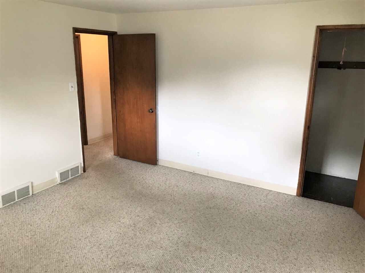 Building Photo - 1135 Saxe Ave