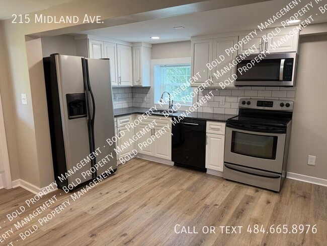 Building Photo - 215 Midland Ave