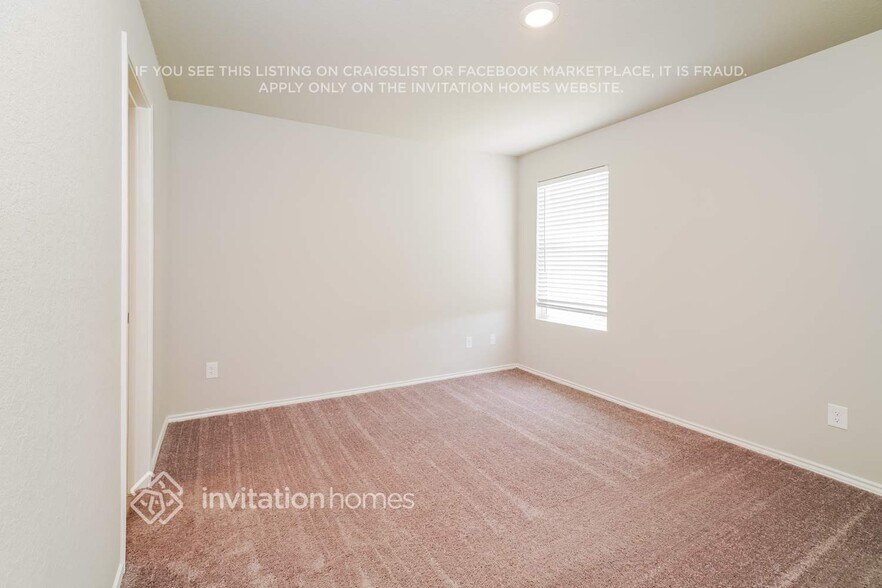 Building Photo - 5747 Leon Pl