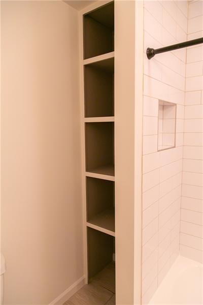 Building Photo - 1547 Delia Dr