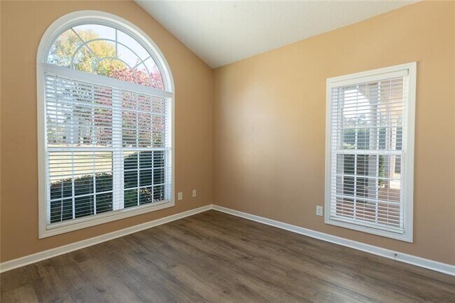 Building Photo - 300 McKendree Ct