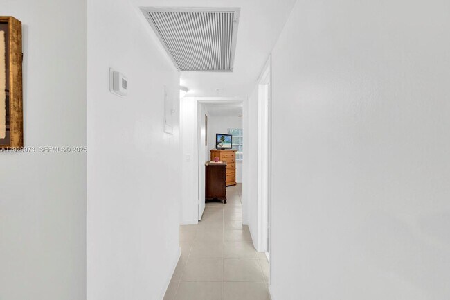 Building Photo - 130 Brighton Dr