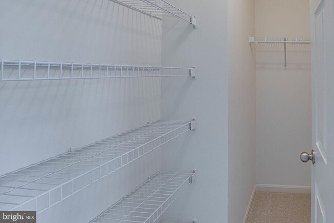 Building Photo - 25636 Pleasant Valley Rd