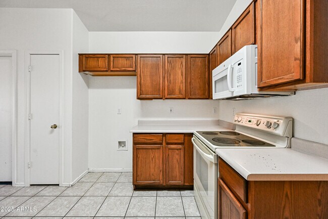 Building Photo - 8666 W Mauro Ln