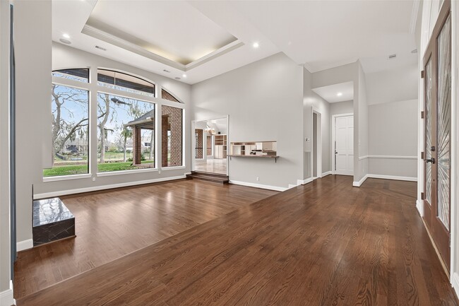 Building Photo - 4910 Waterbeck St