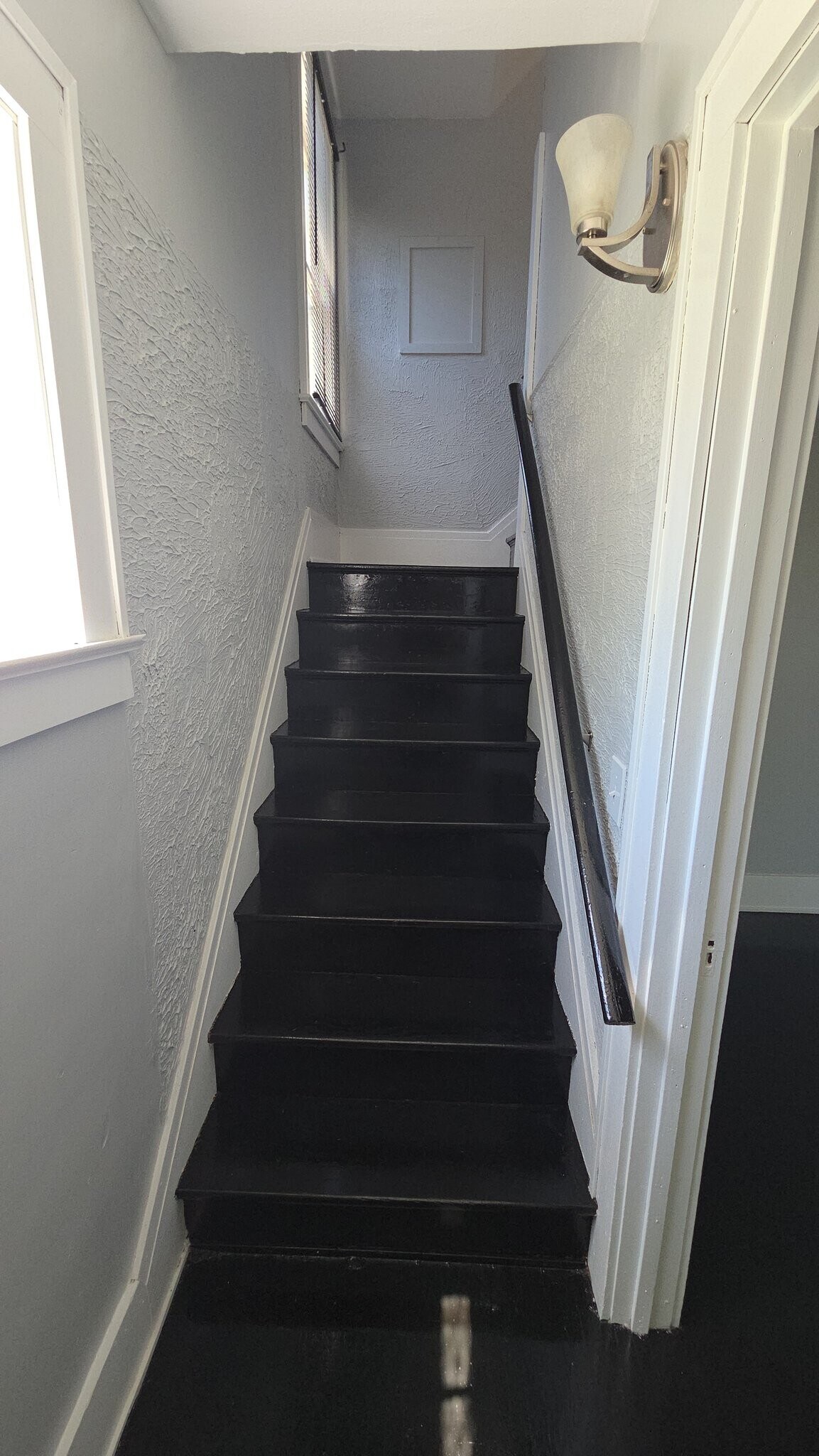 Building Photo - 485 Sawyer St