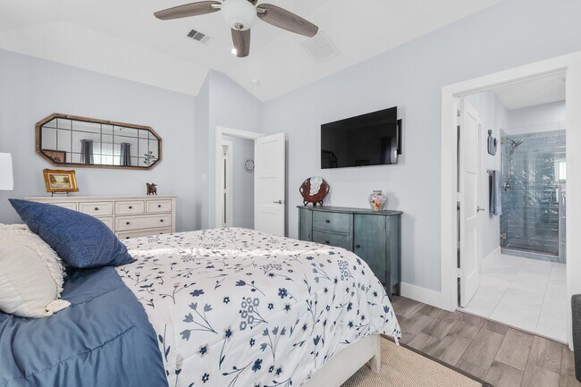 Building Photo - 22520 Bay Point Dr