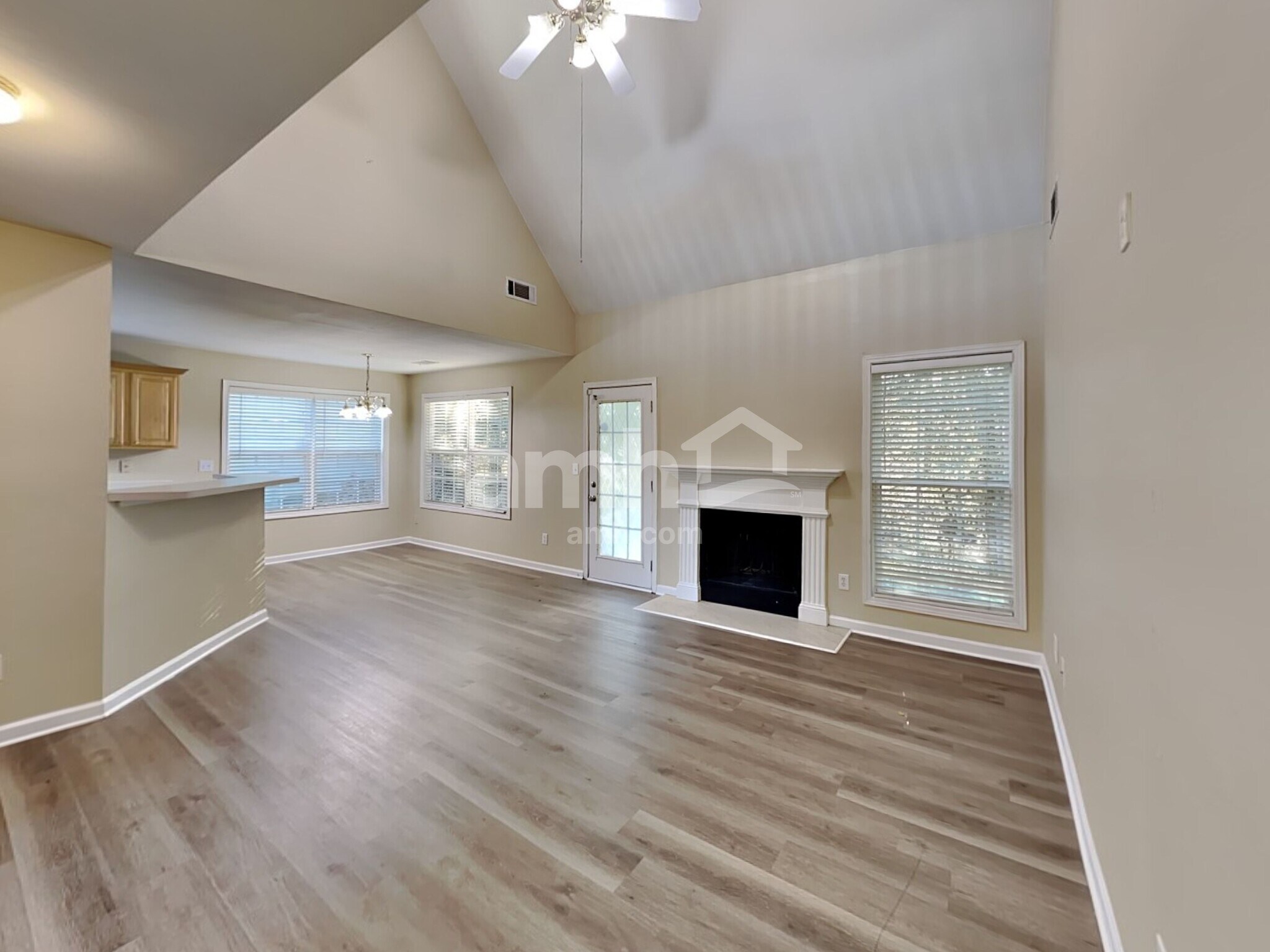 Building Photo - 6483 Grand Hickory Dr