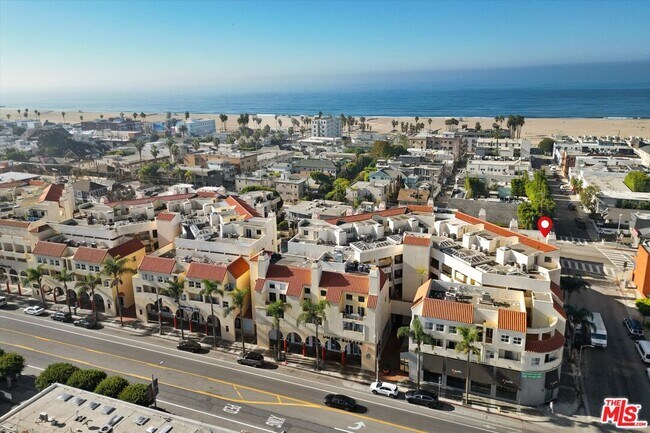 Building Photo - 235 Main St