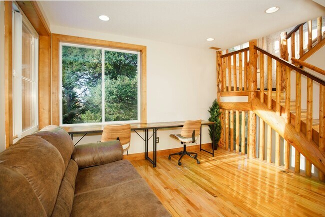 Building Photo - 390 Matterhorn Dr