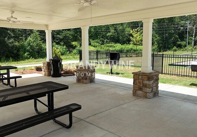 Building Photo - 534 Otway Lp