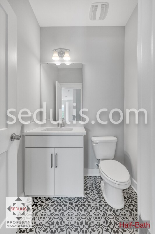Building Photo - 4555 Mixson Ave