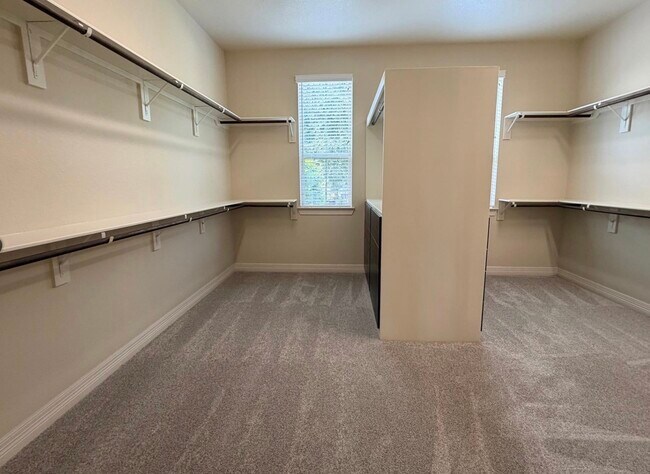 Building Photo - 5423 Lachlan Springs Ln