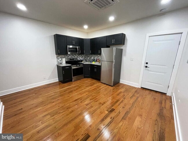 Primary Photo - 309 S 60th St