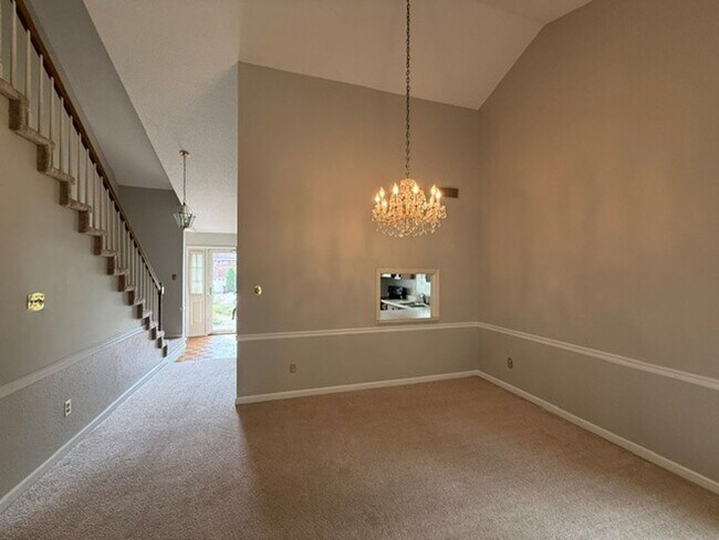Building Photo - 720 Landing Ln