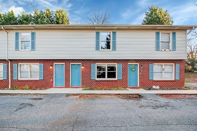 Primary Photo - Updated 2BD/1.5BA Hickory Townhome