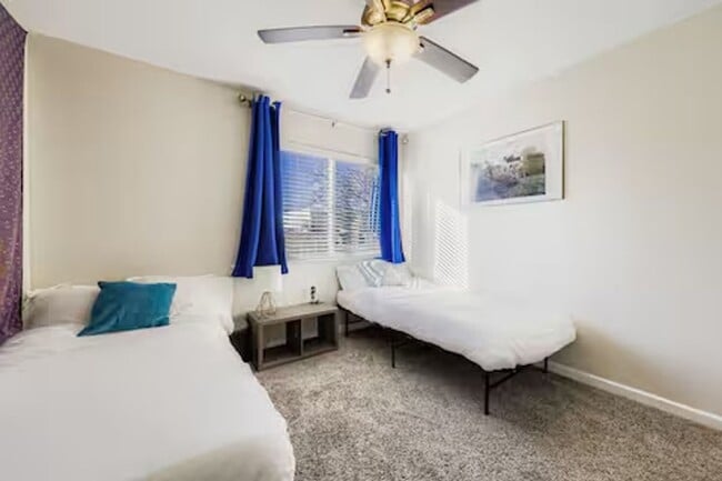 Building Photo - Large 3 bedroom, 2 bathroom peaceful condo