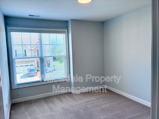 Building Photo - 1309 Little Hills Dr