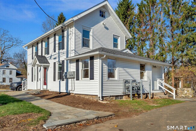 Building Photo - 368 Boston St