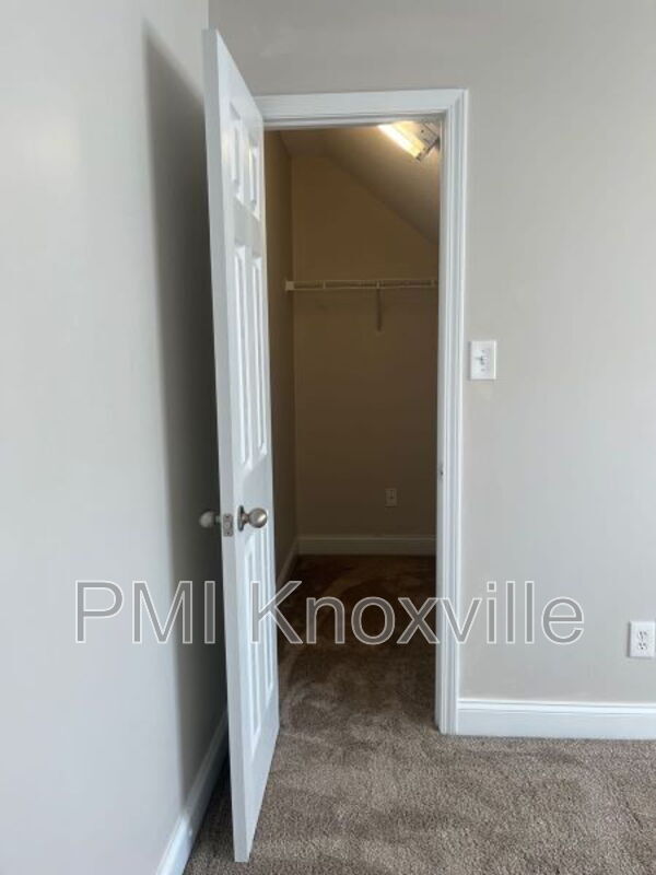 Building Photo - 5825 Beaver Run Ln