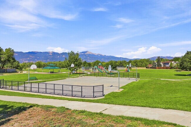 Building Photo - $1,895.95 3-bed, 1.5-bathroom located in Colorado Springs with a washer and dryer.