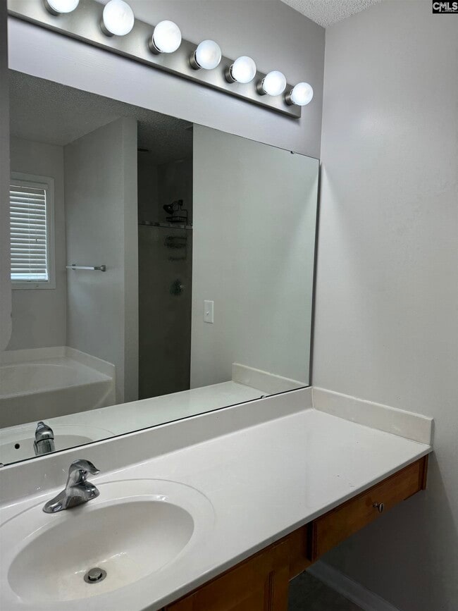 Building Photo - 179 Oldtown Dr