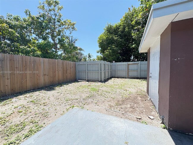 Building Photo - 5420 SW 38th St