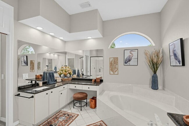 Building Photo - Winter season on the Boca Royale golf course, furnished pool home with club membership