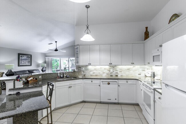 Building Photo - Turnkey Furnished Seasonal Rental – 2 Bedroom, 2 Bath in Burnt Store Marina