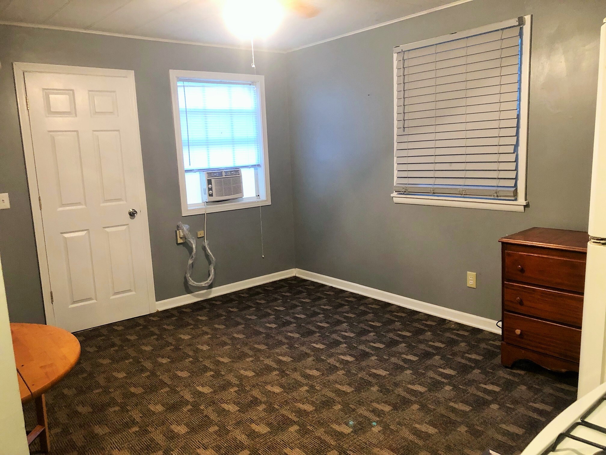 First Floor Efficiency - 321 S 8th St