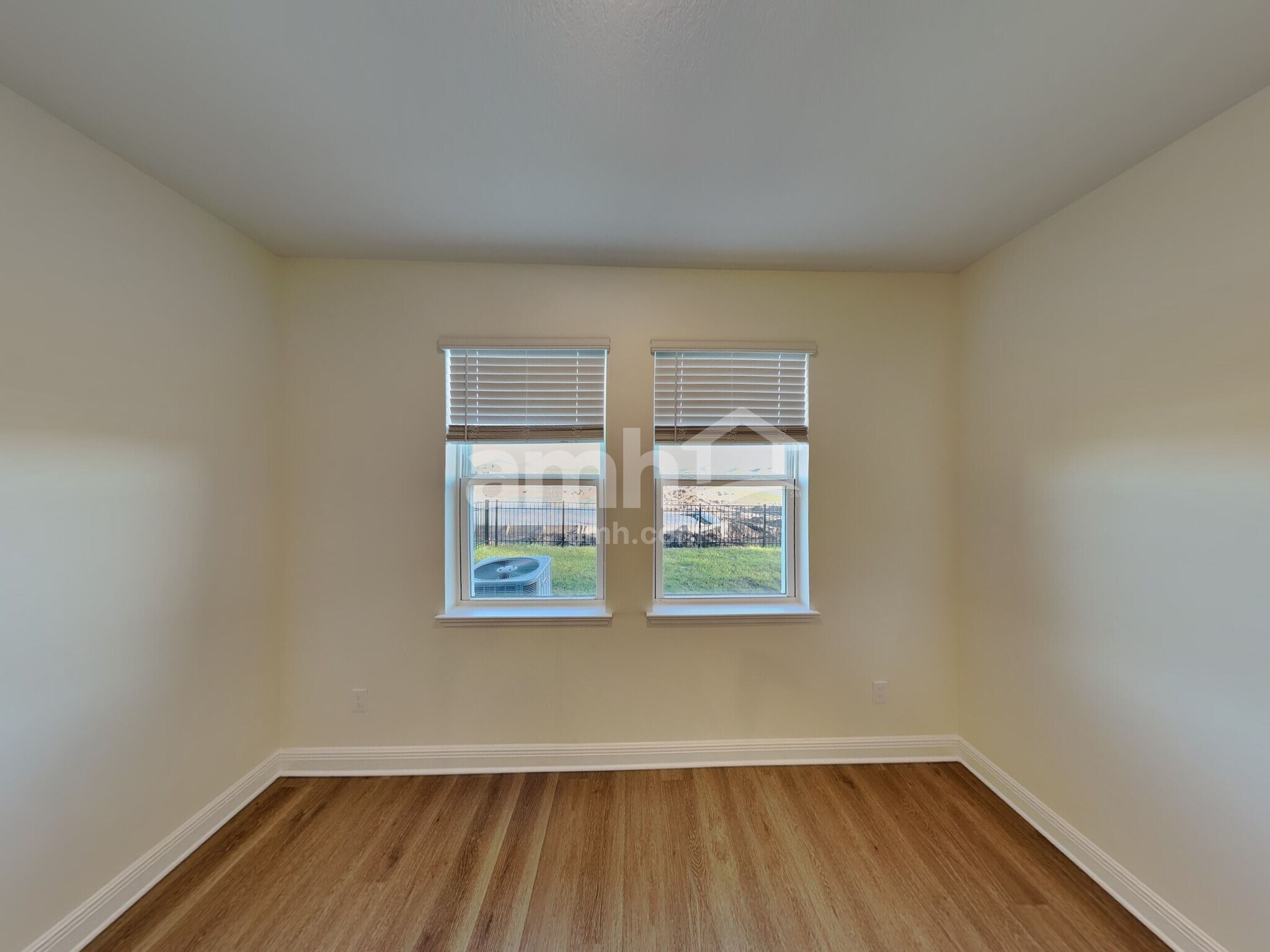 Building Photo - 6006 Sycamore Pl St