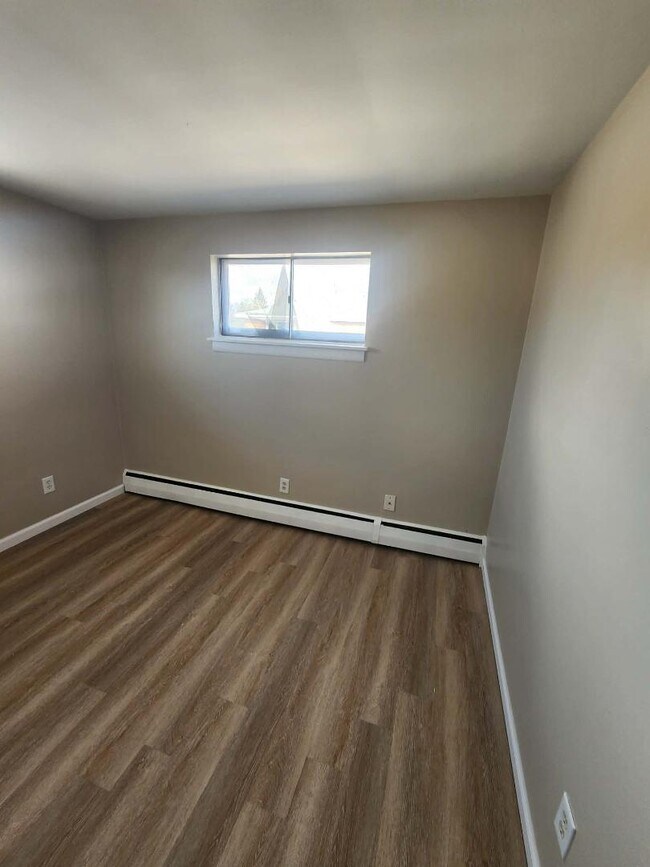 Building Photo - 1654 Abbott Rd