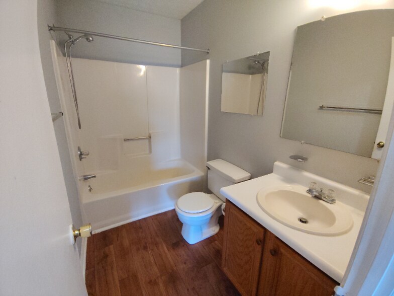 Building Photo - 13 Fonda Dr