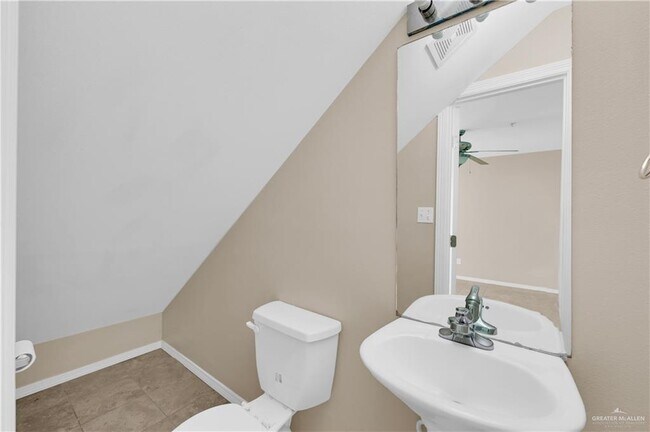 Building Photo - 15 West Dr